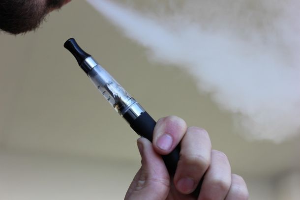Zdravniško pomoč zaradi elektronskih cigaret