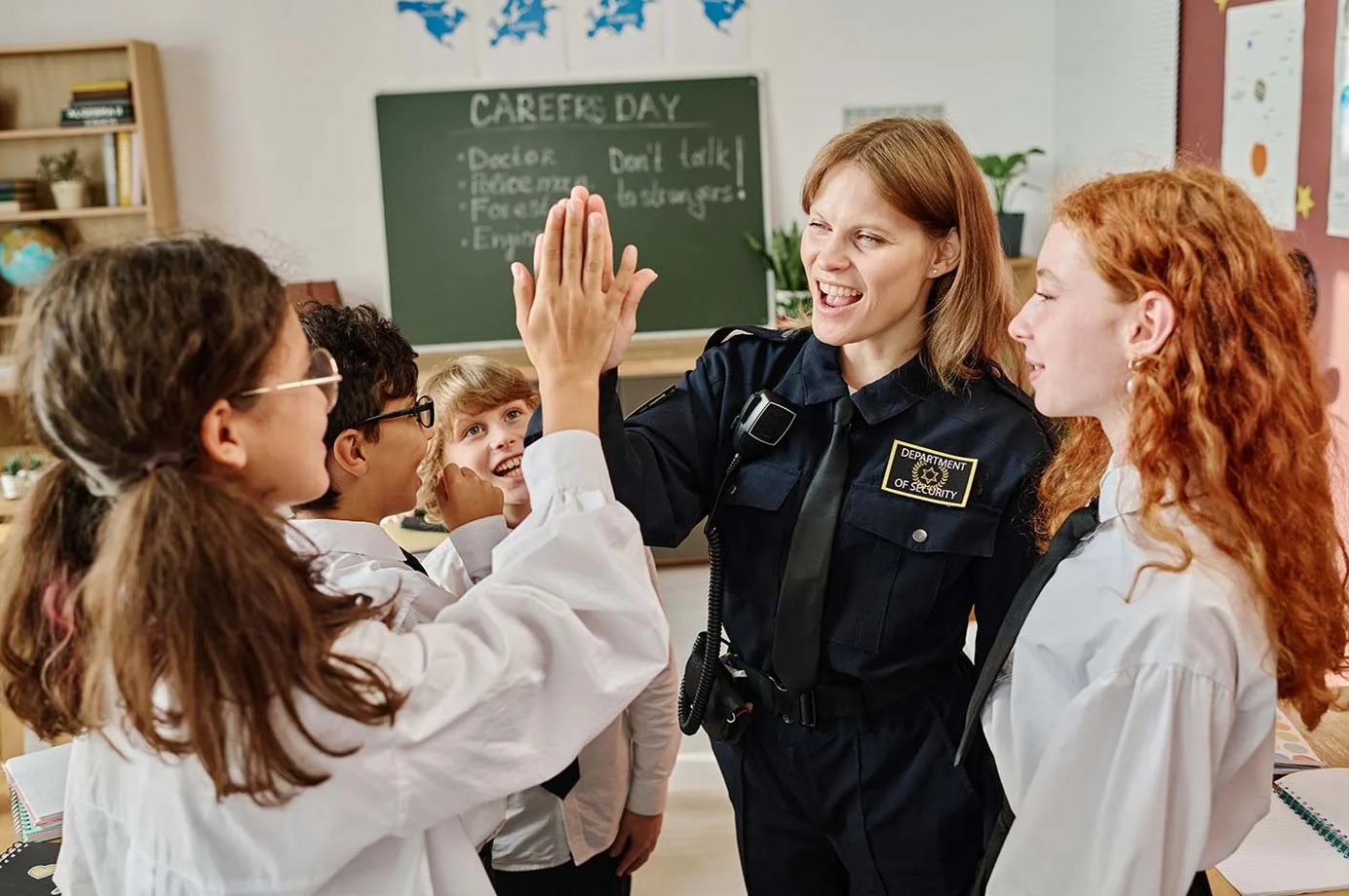 Za varnost učencev bodo skrbeli poklicni varnostniki