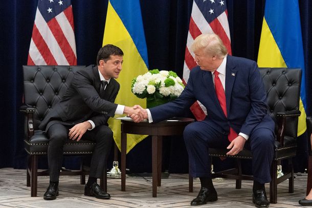 Ukrajinski predsednik Volodimir Zelenski in predsednik ZDA Donald Trump na srečanju uleta 2019