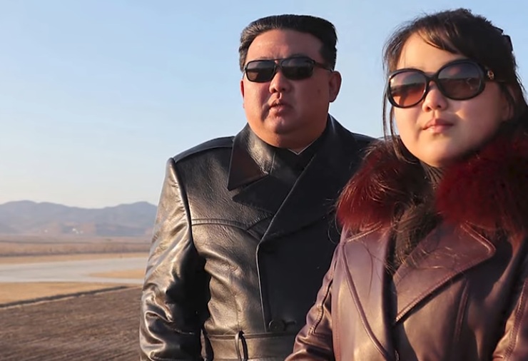 Severnokorejski voditelj Kim Jong-un in njegova hči