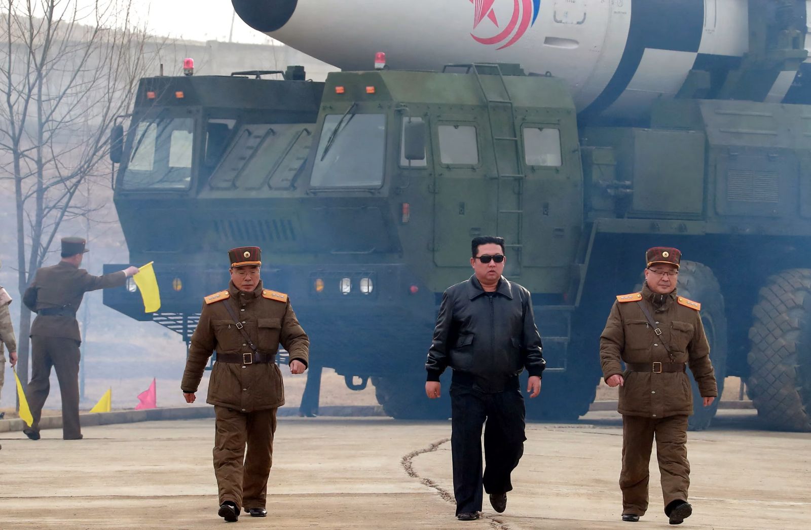 Kim Jong-un v novi tovarni raket