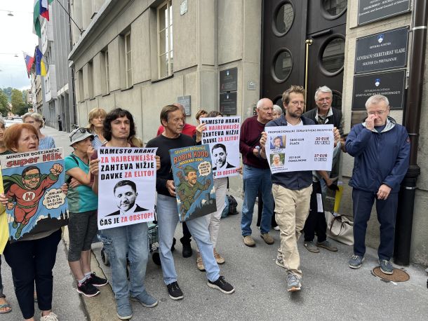 Utrinek z današnje novinarske konference iniciative Glas ljudstva