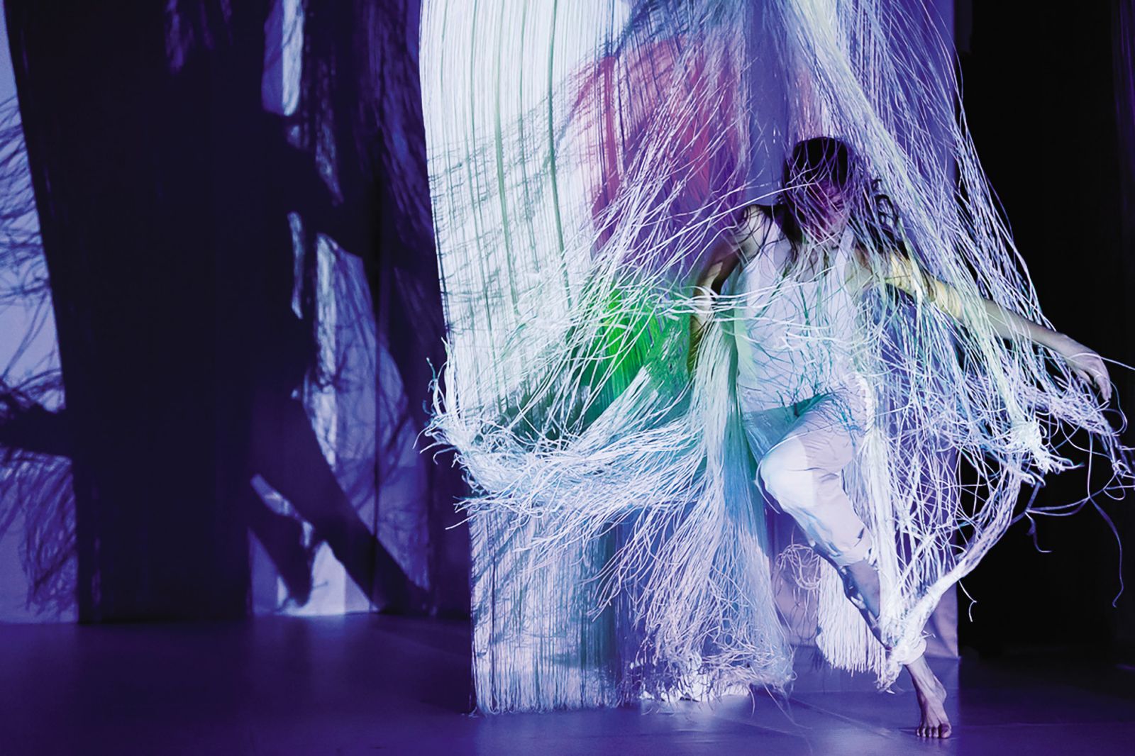 Kristýna Peldová, Enya Belak (Slo): Razkriti trenutki, Dvorana Duše Škof | Darja Štravs Tisu