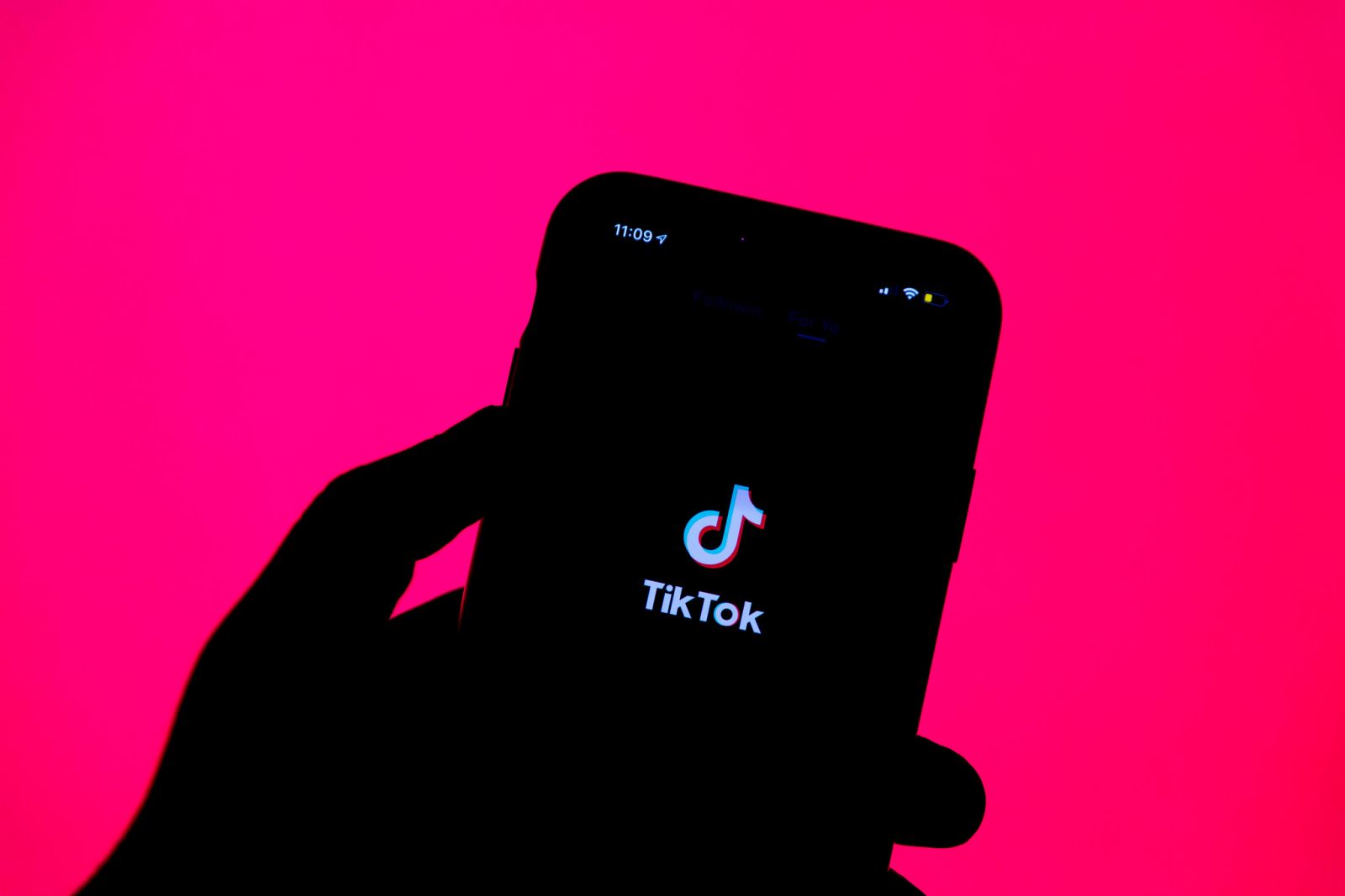 Kje se skriva&nbsp;»skupina bogatih ljudi«, ki naj bi kupila TikTok?