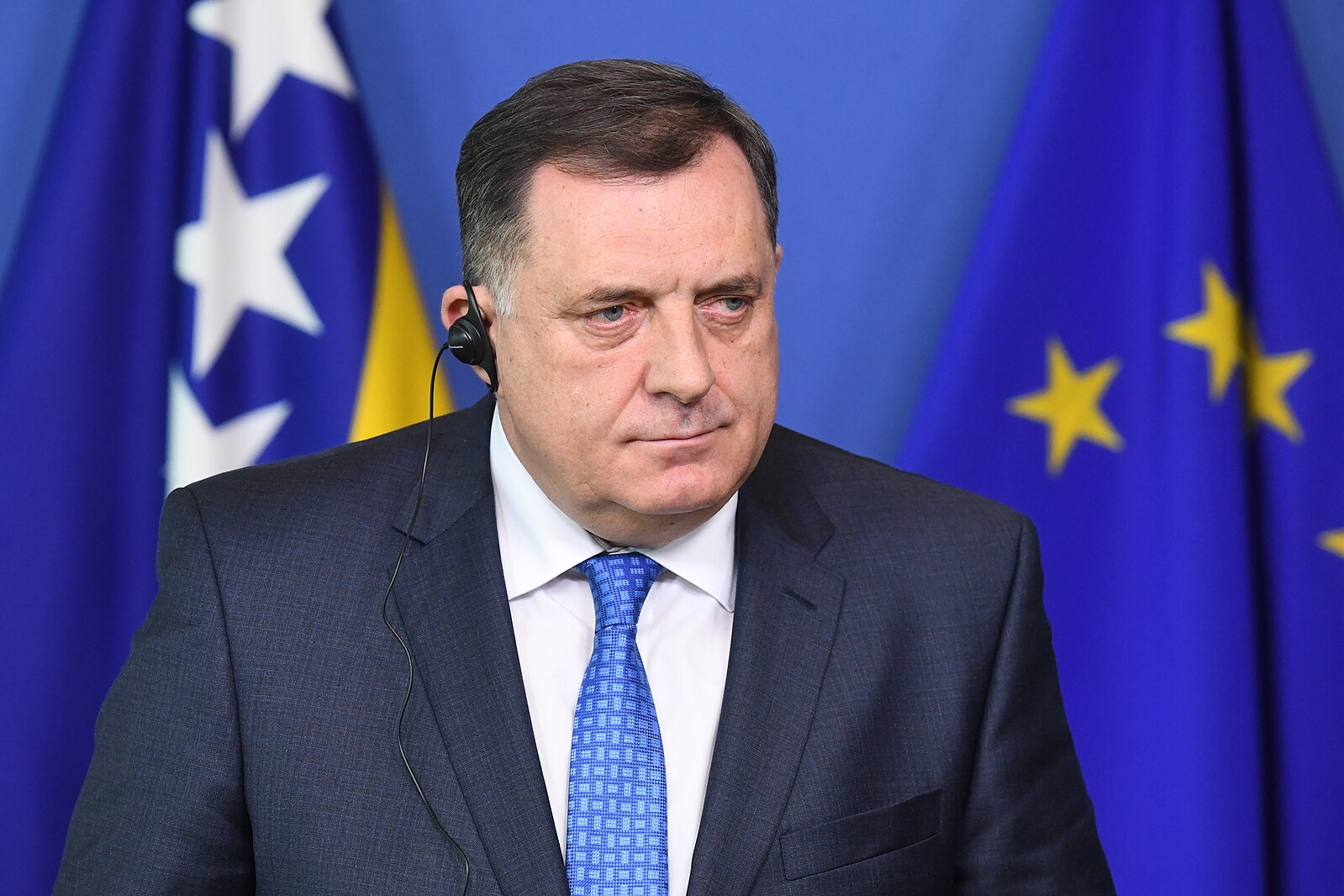 Vlada Dodiku prepovedala vstop v Slovenijo