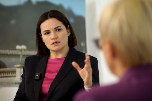 Svetlana Tihanovska v pogovoru s predsednico Slovenije Natašo Pirc Musar