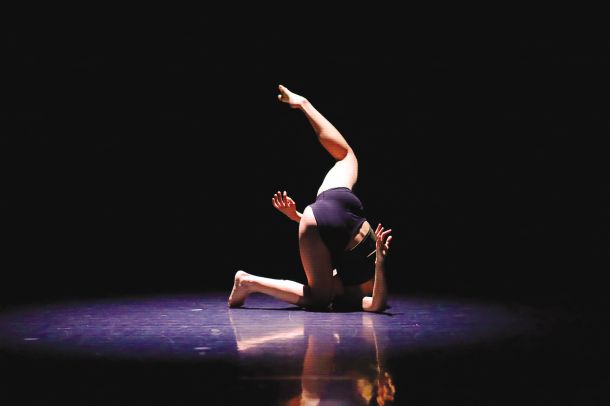 Zinada (Jin Lee, Jihun Choi): Huabun, Festival plesnih perspektiv 4Ukrep; Plesni Teater Ljubljana, LJ /