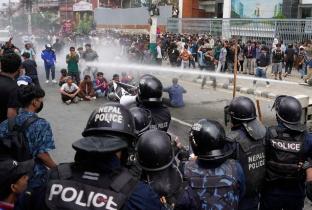 Nepalska vojska podaljšala policijsko uro