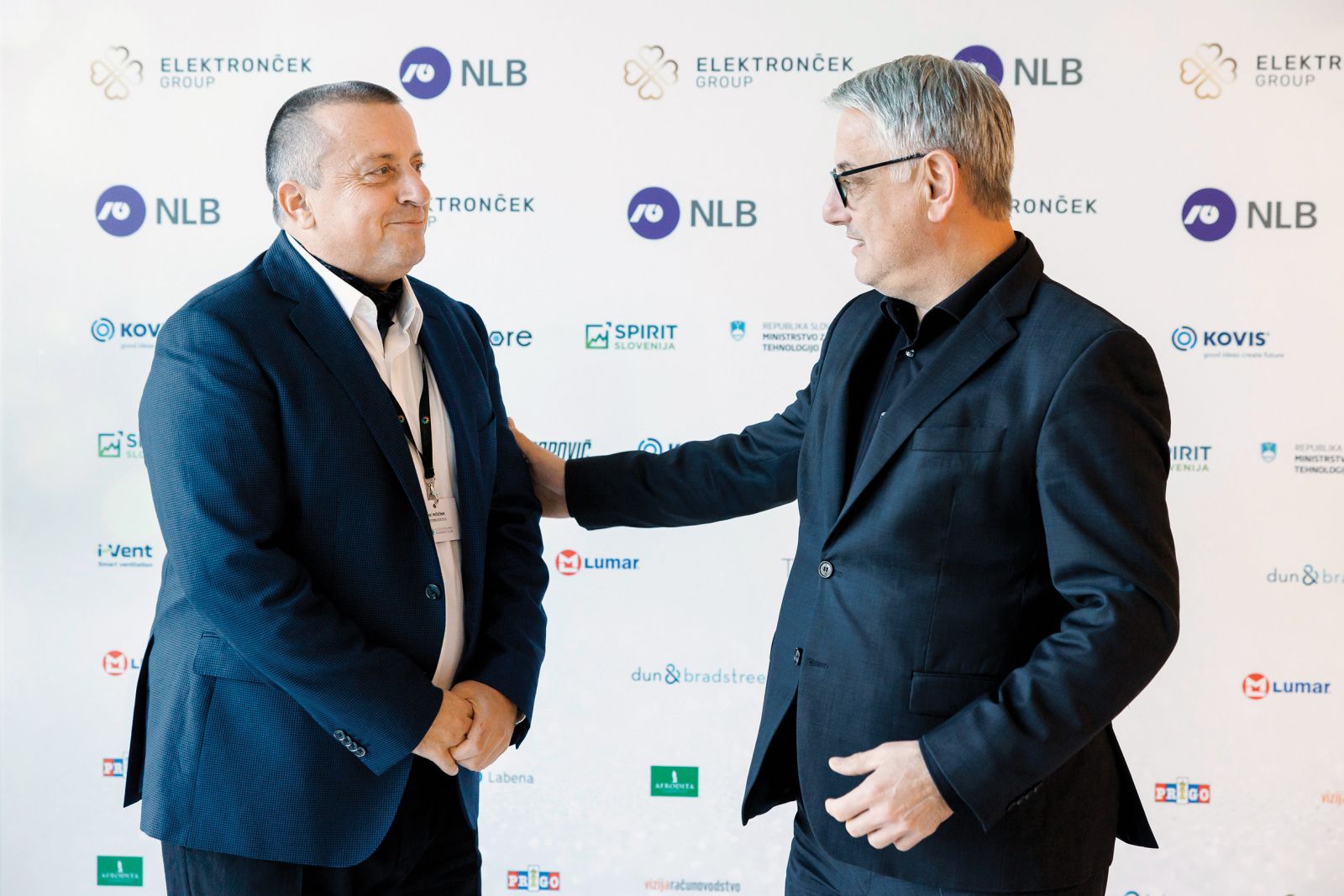 Država je, kljub krikom in tarnanju gospodarstvenikov, dejansko njihova močna zaveznica. (Na fotografiji Joc Pečečnik, predsednik Kluba slovenskih podjetnikov, in gospodarski minister Matjaž Han)