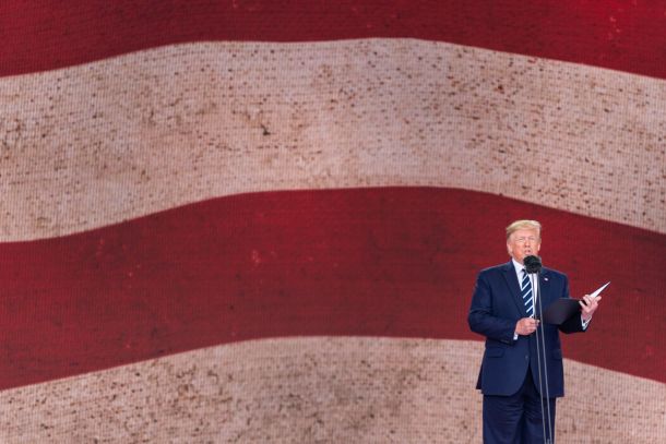 Trumpova nezakonita poteza / »Predsednik ZDA uporablja vojsko kot politično orožje proti državljanom«
