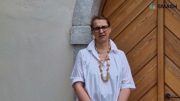 Kaj skriva družba, ki vztraja pri delitvi na mlade in stare, zdrave in bolne?