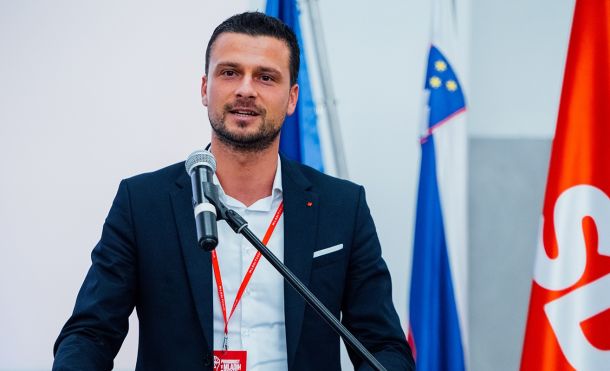 Poslanec SD ovaden zaradi nasilja 