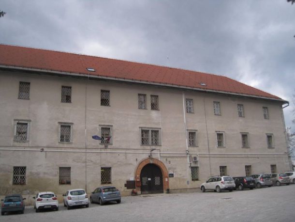 Policijsko nasilje v ženskem zaporu?