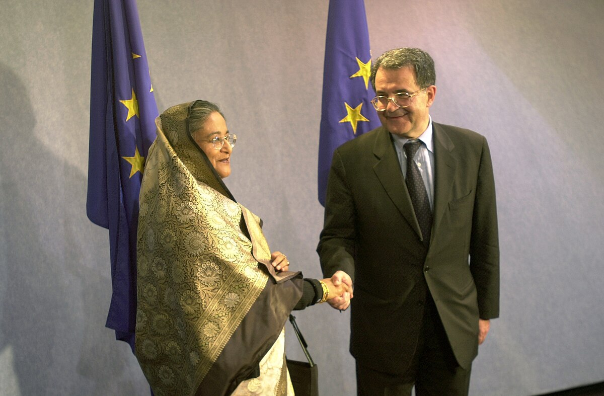 Sodišče nekdanjo premierko obsodilo na smrt