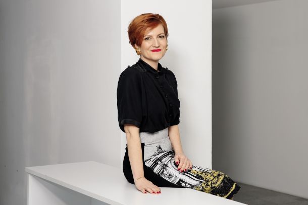 Asta Vrečko / »Odprite vrata svojih src kulturi in umetnosti«