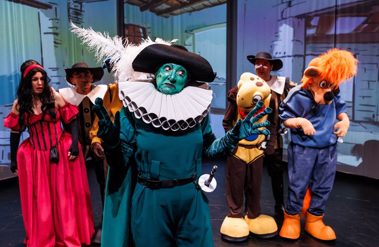 Strip o treh mušketirjih na gledališkem odru