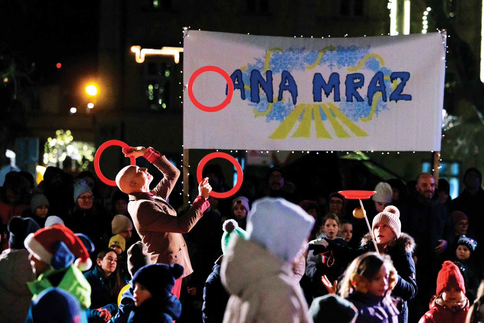 Camilo & Jakob (COL/SLO): Naš cirkus, vaš cirkus, festival Ana Mraz 2025, Krekov trg, LJ | Luka Dakskobler