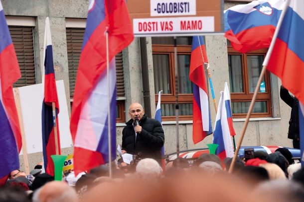 Sojenje brez Janše /  Predsednik SDS se je opravičil zaradi »poslanskih obveznosti«