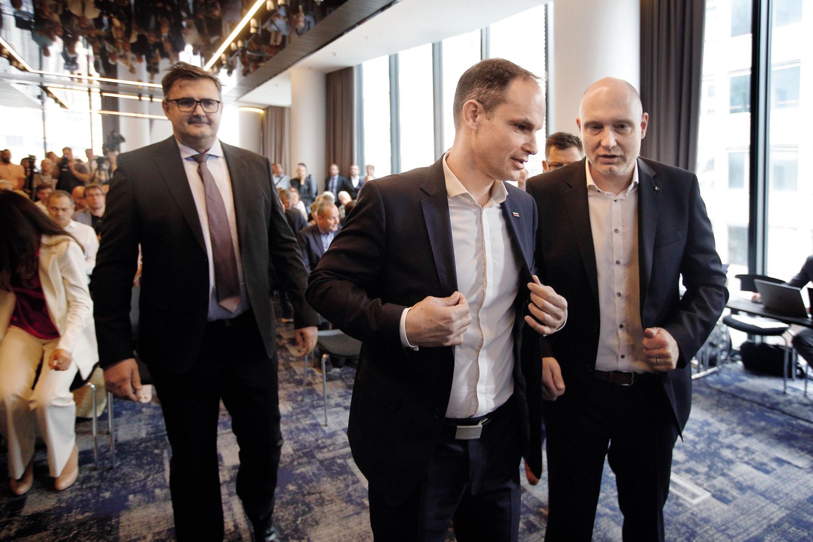 Mitja Čander na ustanovitvi Logarjevega društva, ki je prerasel v stranko