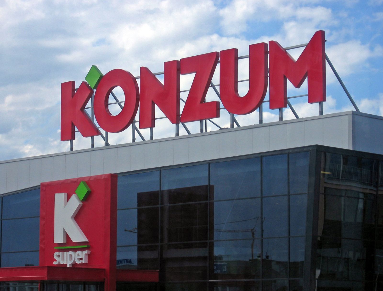 Promet v hrvaških trgovinah se je povečal kljub množičnim bojkotom 