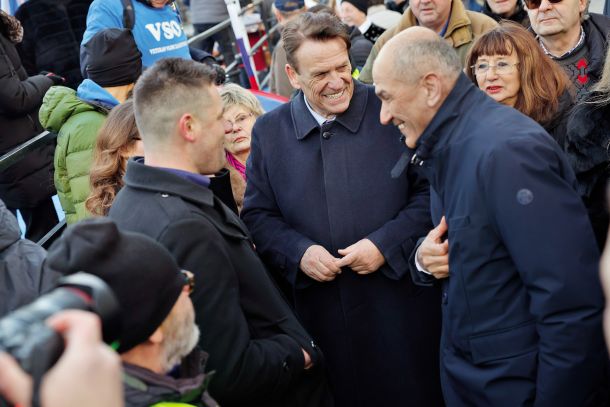 Znova skupaj: predsednik SDS Janez Janša in Pavel Rupar, nekdanji član SDS in zdajšnji voditelj neodvisne in samonikle stranke Glas upokojencev