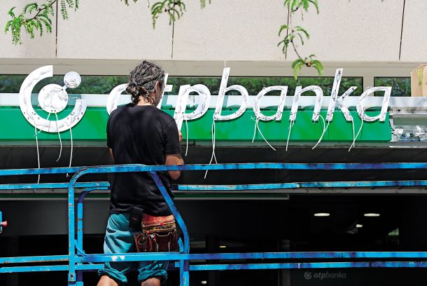 Lastniki banke OTP, ki je »izvorno« v lasti Madžarske, so si lani izplačali 116 milijonov evrov dividend, letos pa skoraj 233 milijonov.