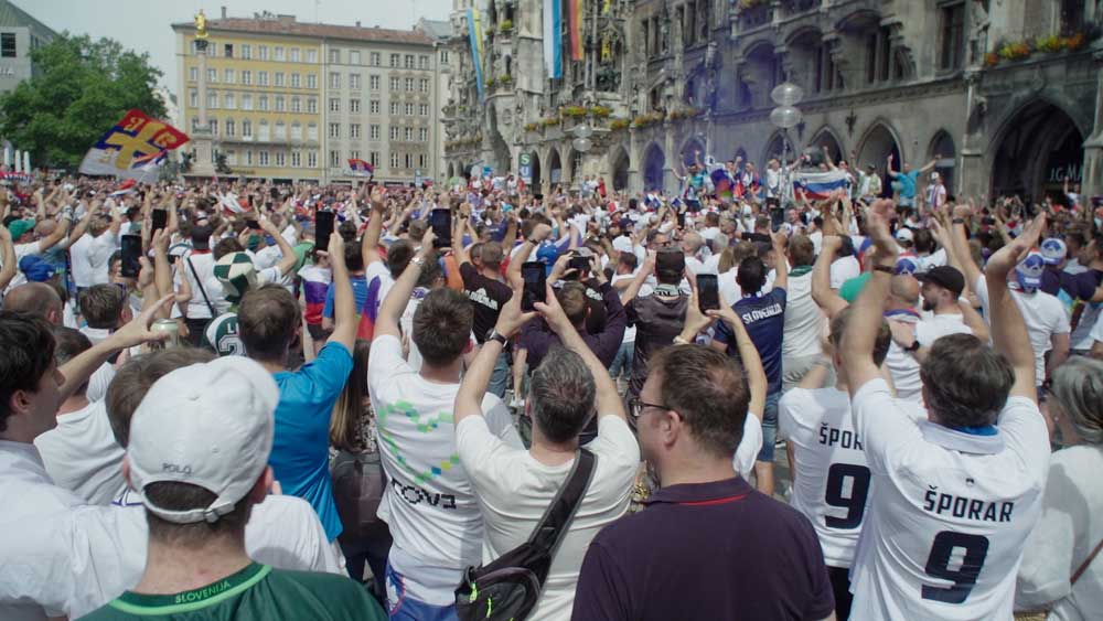 Prizor iz filma Kdor ne skače