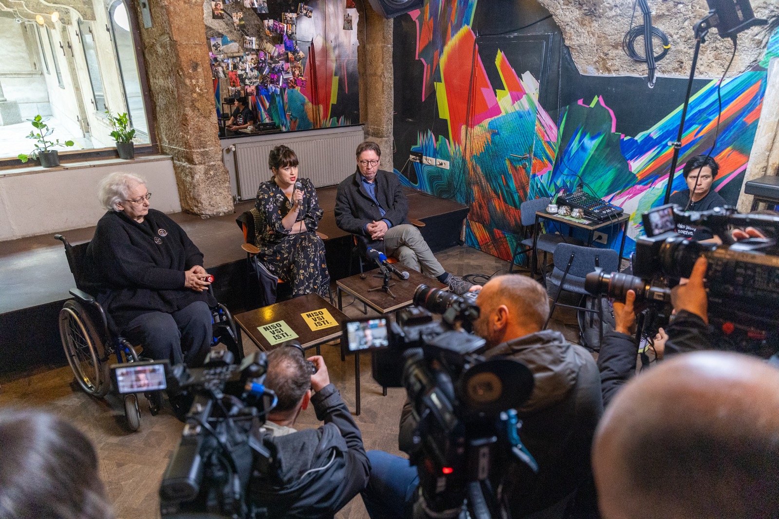 Mediji na današnji tiskovni konferenci