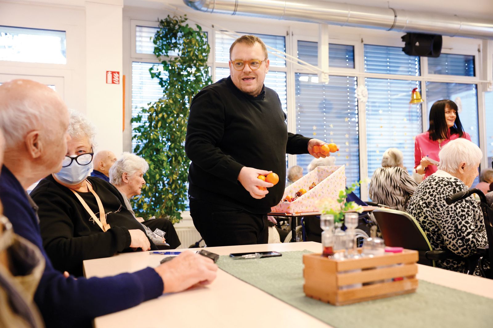 Hvaležnost: Simon Maljevac med obiskom doma starejših občanov v Kranju