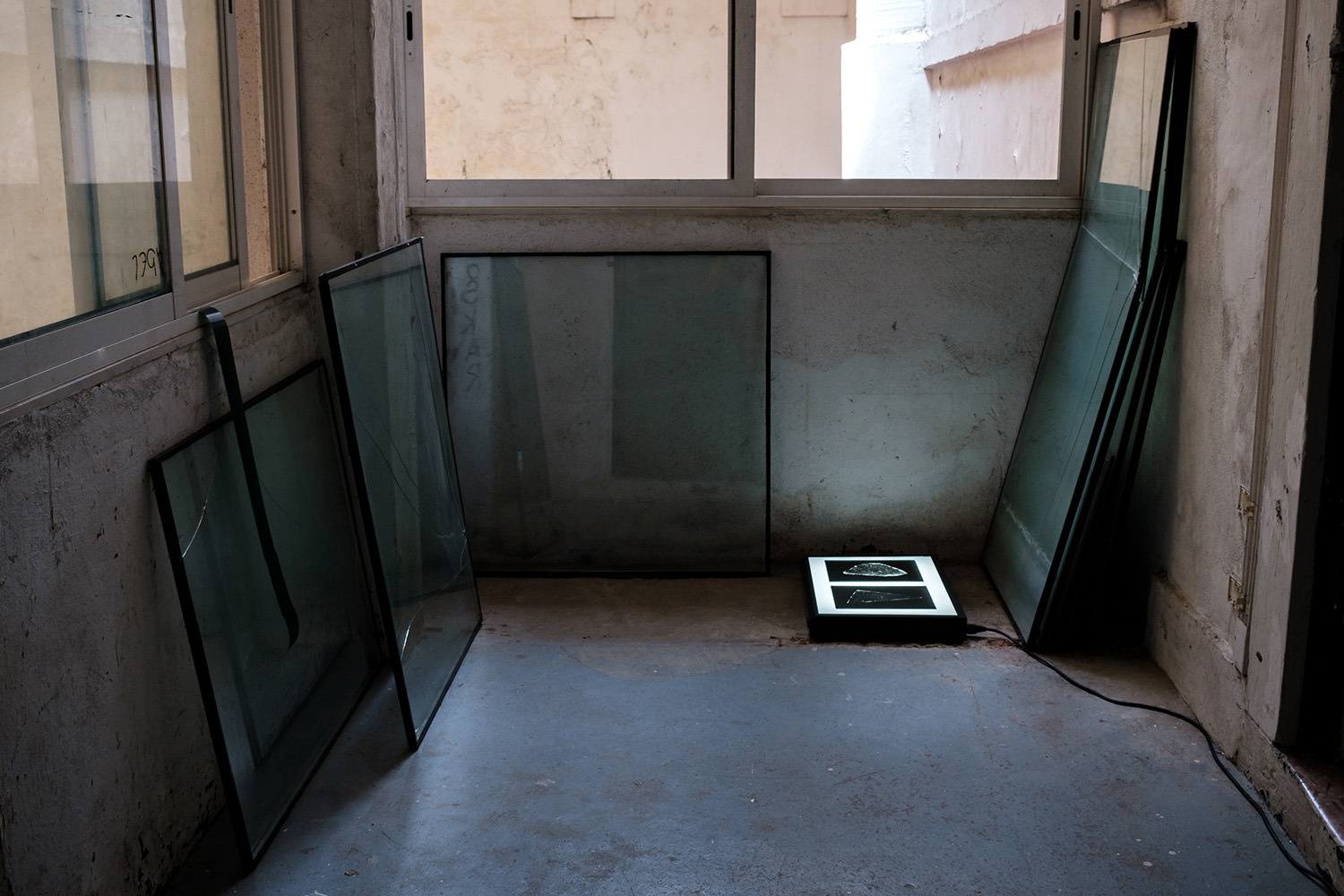 Jernej Šimec, Imprint of a Place Unknown, 2025, postavitev Studio triciclo, Lizbona