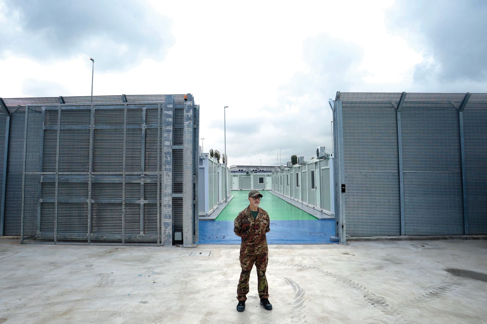 Protimigrantska večina