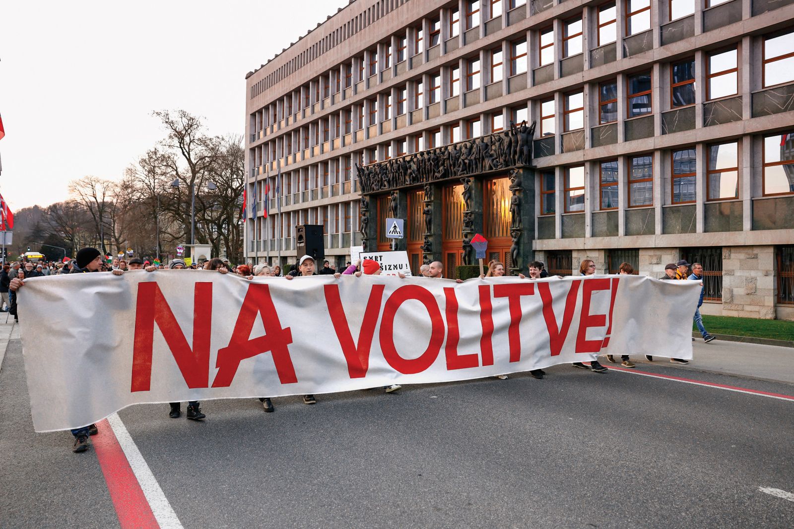 Diaspora ne voli (več) desno