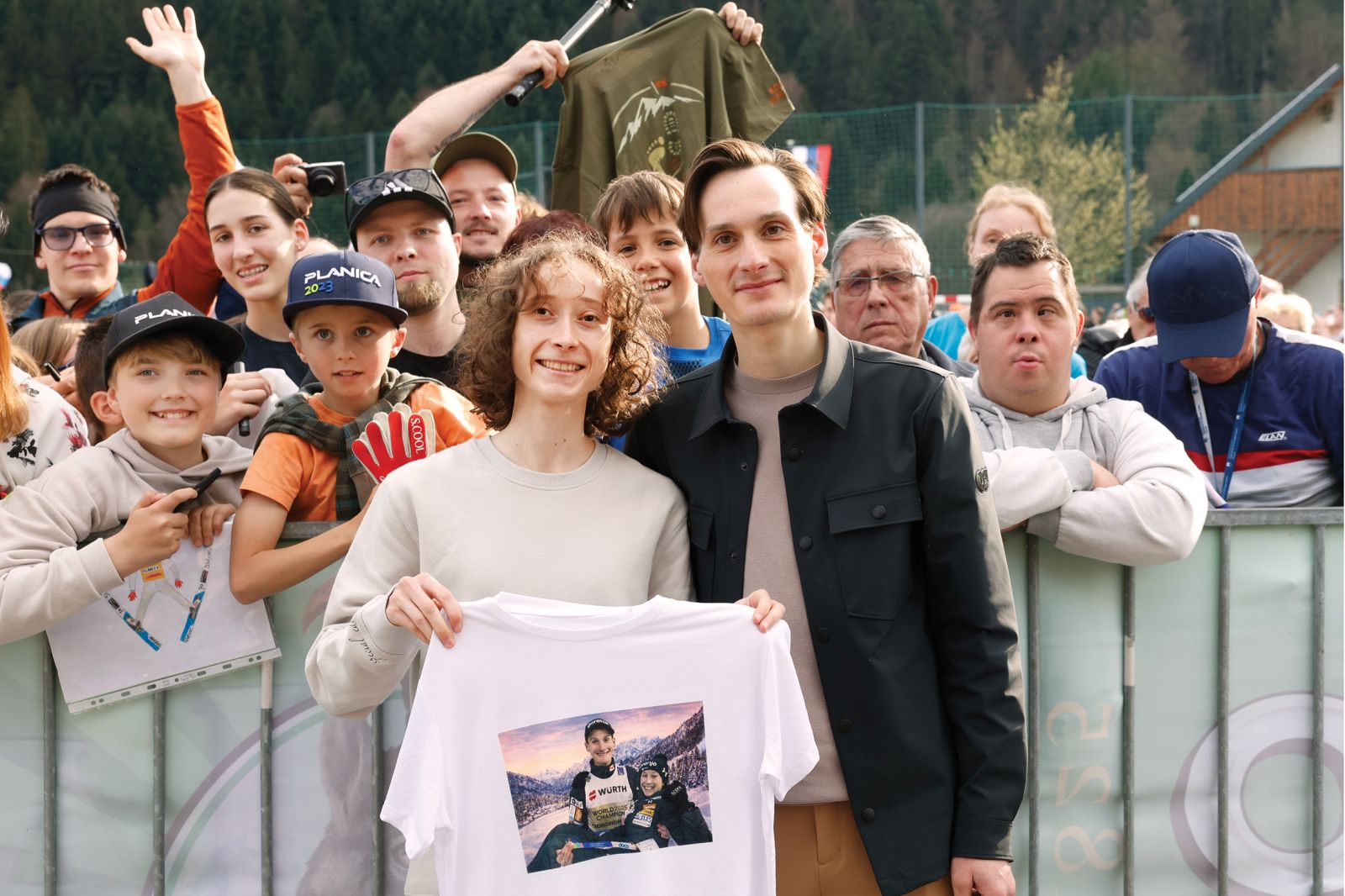 Sprejem smučarskih skakalcev Nike in Domna Prevca ob koncu sezone, Dolenja vas | Borut Krajnc