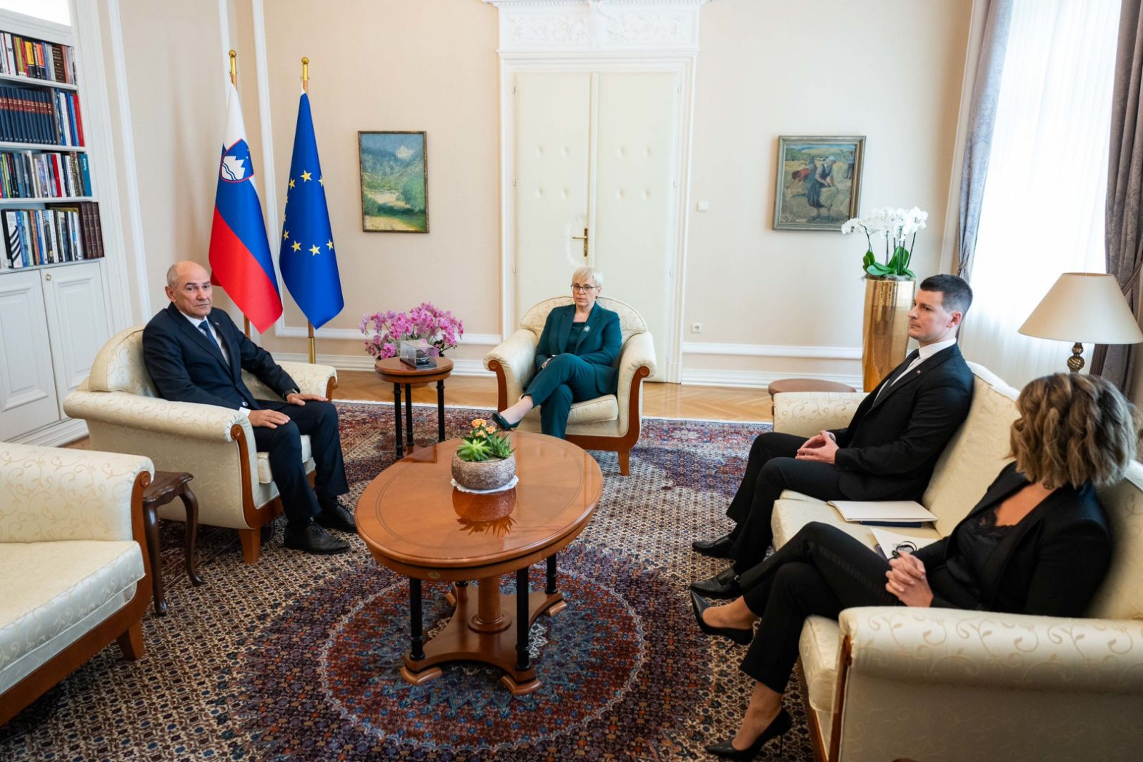 Janez Janša danes na posvetu pri Nataši Pirc Musar