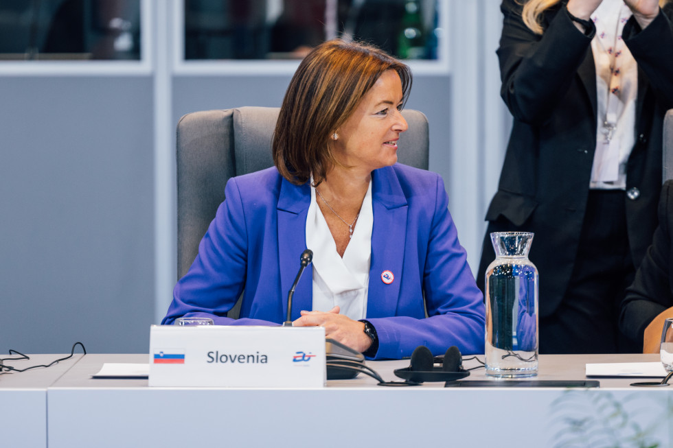 Ministrica Tanja Fajon na neformalnem srečanju zunanjih ministrov EU