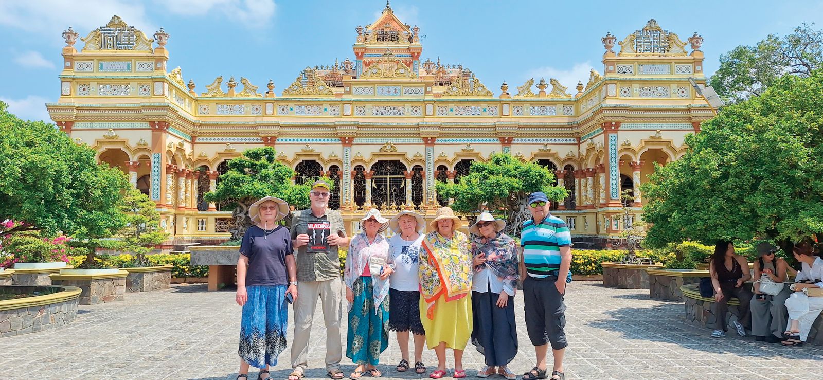 Pagoda Vinh Trang, Vietnam | Leo