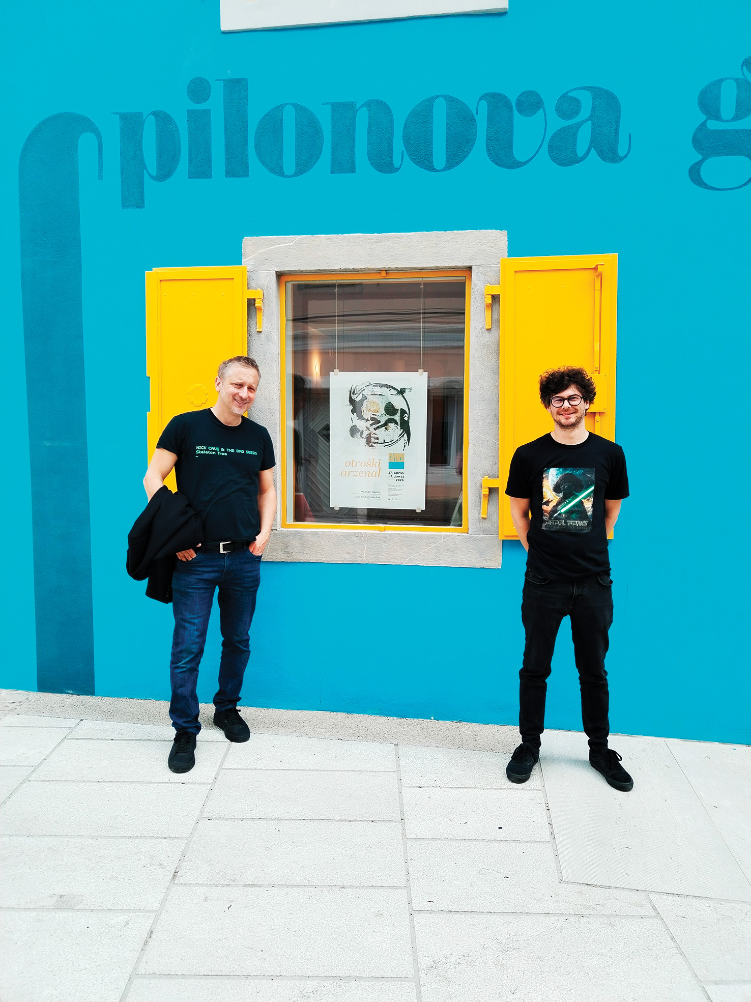 Matjaž Geder: grafike in risbe, Ivo Podojsteršek: pesmi – Otroški arzenal, Pilonova Galerija, Ajdovščina | Ana