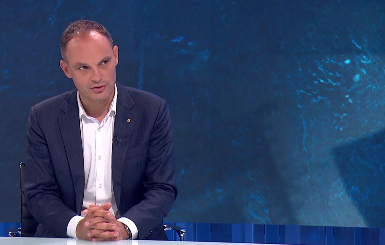 Kako je Anže Logar pojedel svoje besede