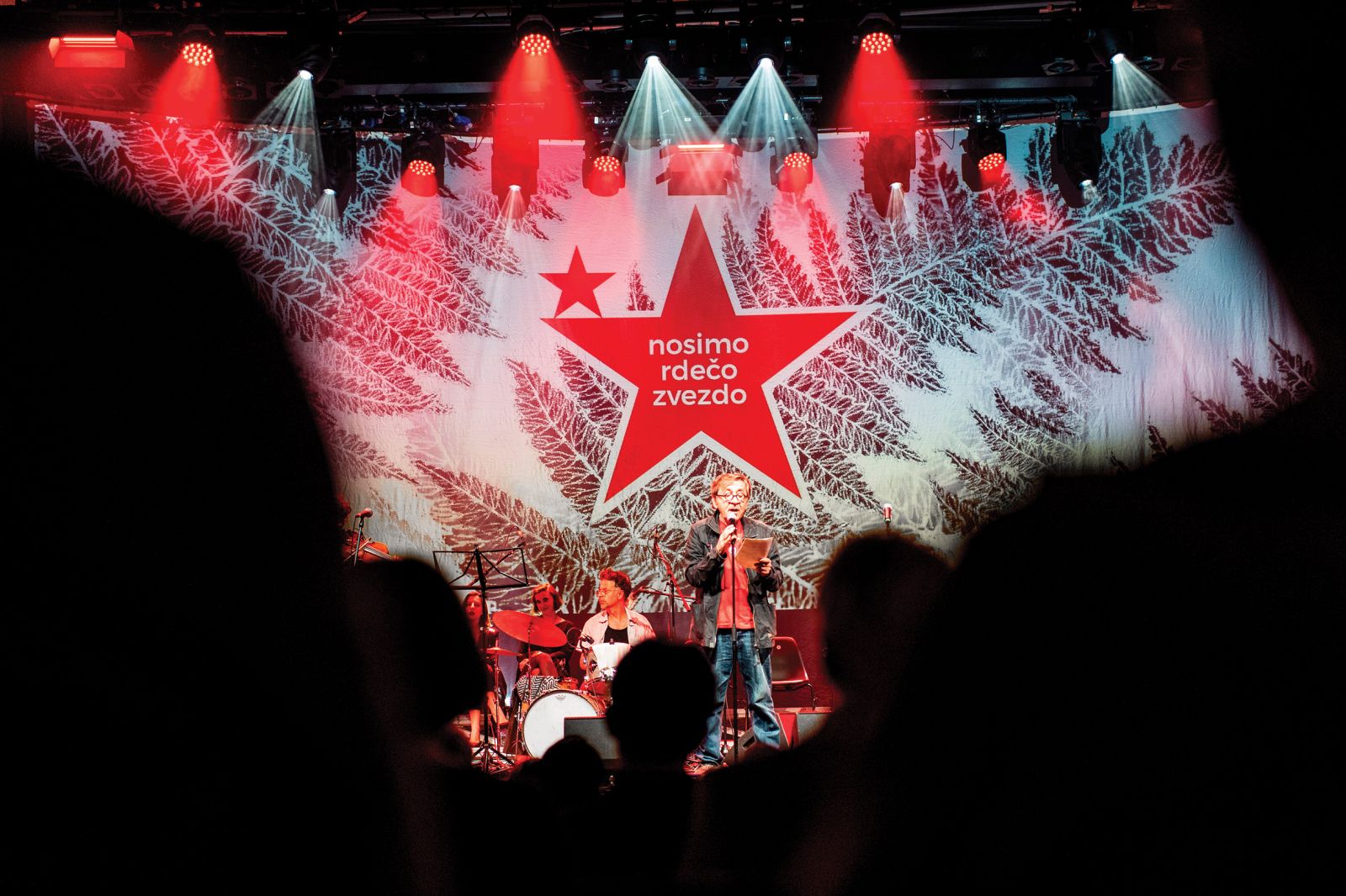 Nosimo rdečo zvezdo, koncert ob dnevu zmage, Kino Šiška, LJ | Saša Krajnc