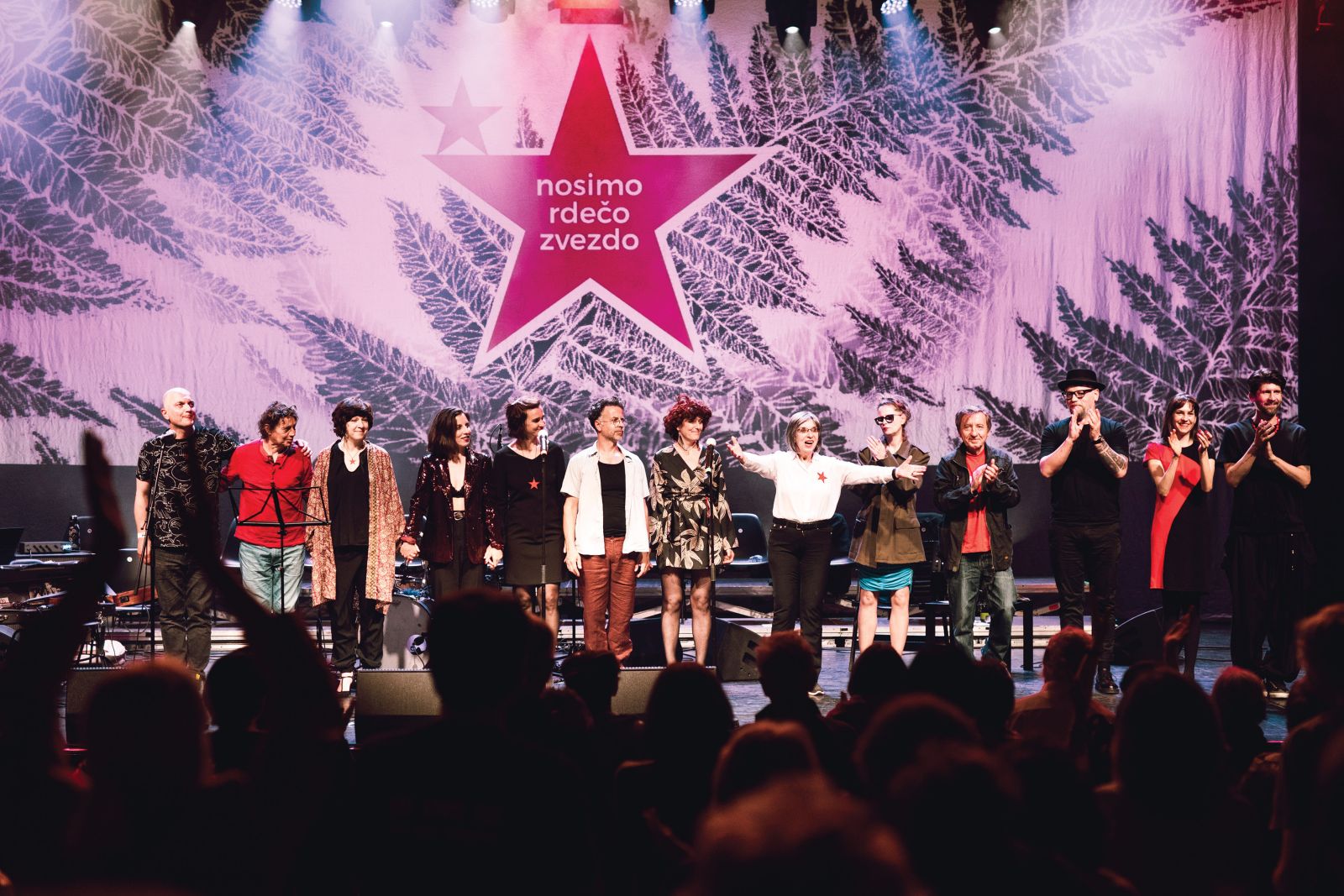 Koncert Svetlane Makarovič Nosimo rdečo zvezdo ob dnevu zmage v Kinu Šiška | Saša Krajnc
