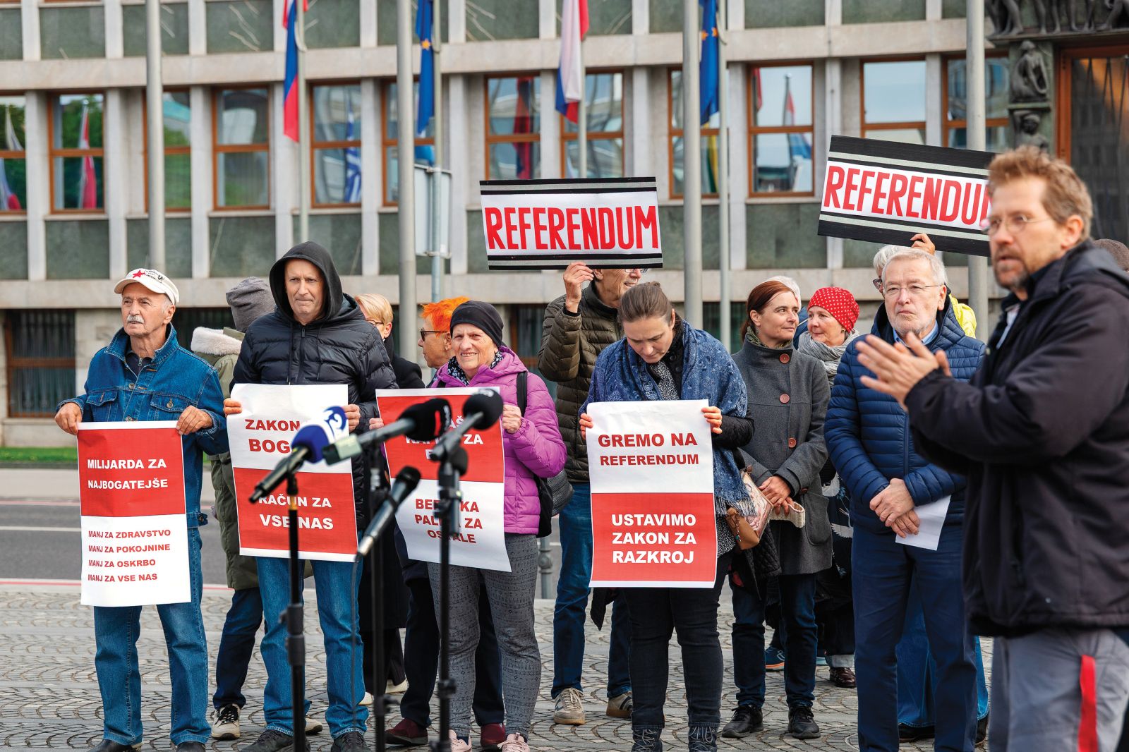 Civilna iniciativa Glas ljudstva se pridružuje pobudi sindikatov za razpis naknadnega zakonodajnega referenduma o Zakonu o interventnih ukrepih za razvoj Slovenije.
