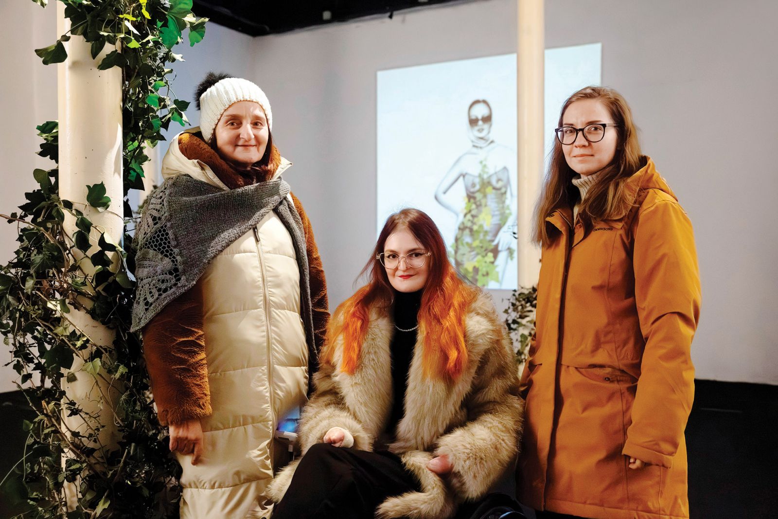 Eva Margon Štanta, Ana Rogel in Zvonka T. Simčič: Neopazne korenine; Mentorstvo+, Galerija Alkatraz, LJ | Nada Žgank