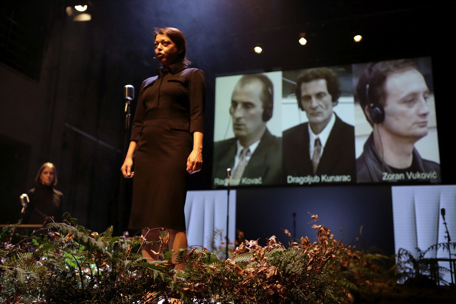 Prizor iz predstave Izgubljanje človeškosti - žalostne skrivnosti Srebrenice