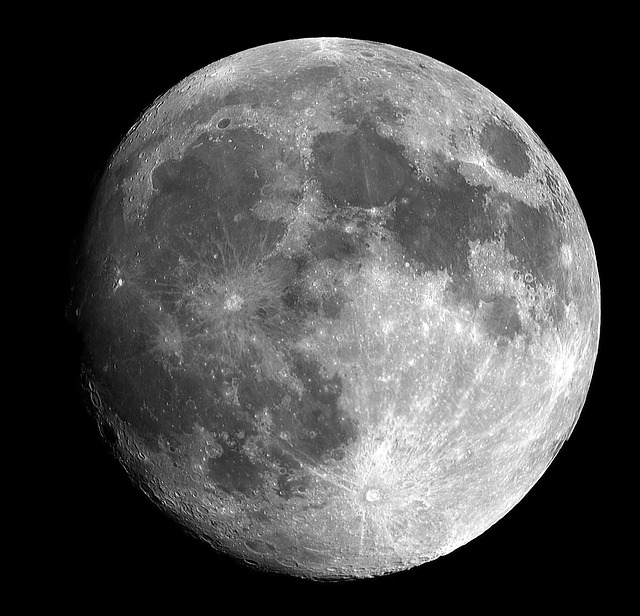 »Ljudje bi lahko že v šestih letih živeli in delali na Luni«