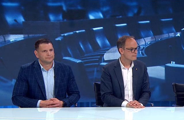 Zoran Stevanović, predsednik Resnice, in Anže Logar, predsednik Demokratov, v oddaji Odmevi na TV Slovenija