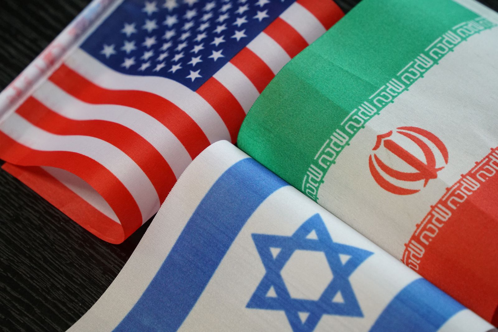 »Izrael bo pomagal, da iranski režim izgine z obličja sveta«