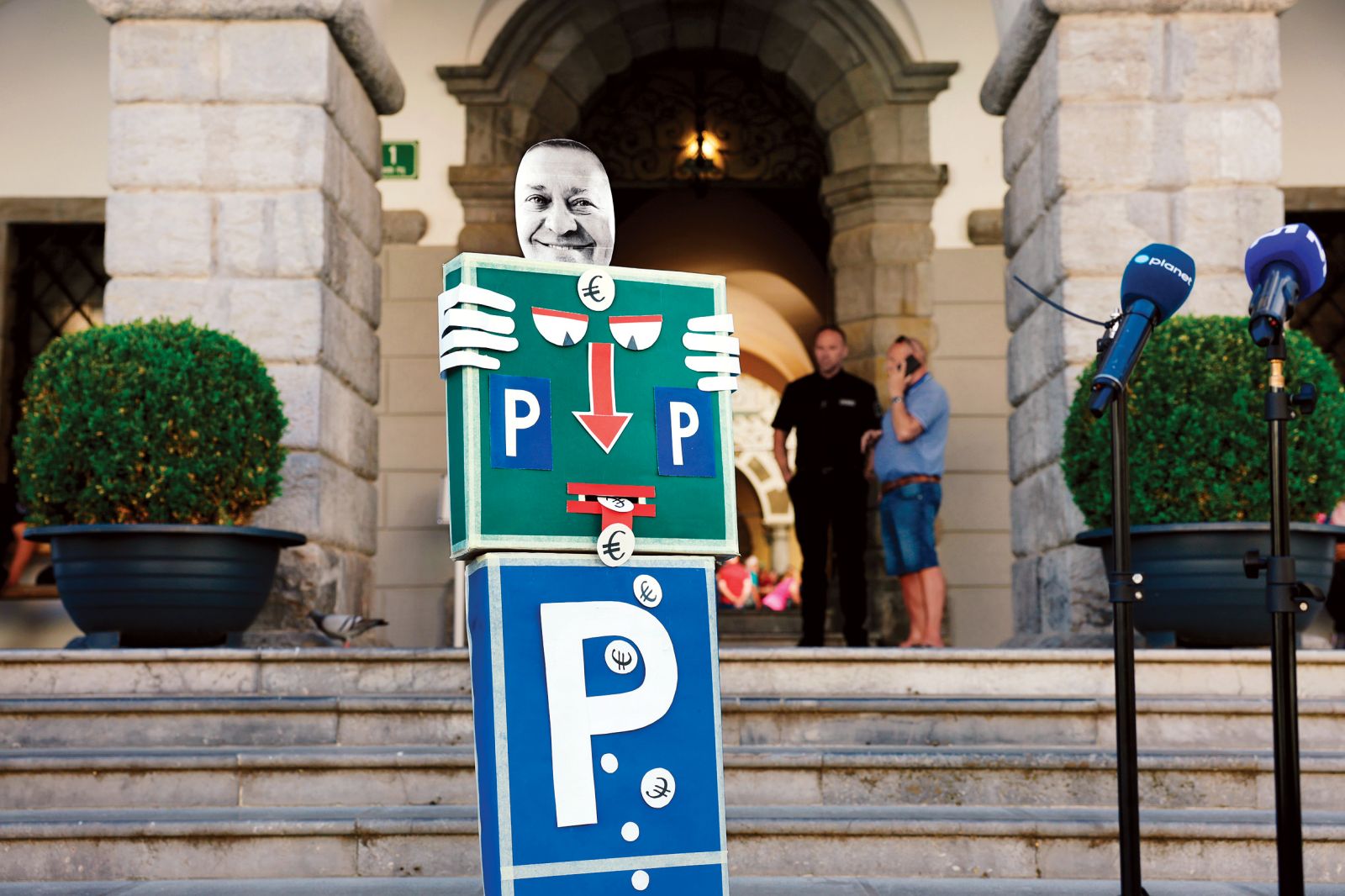 Predstavitev rezultatov zbiranja podpisov v podporo referendumu o parkiranju v Ljubljani | Borut Krajnc