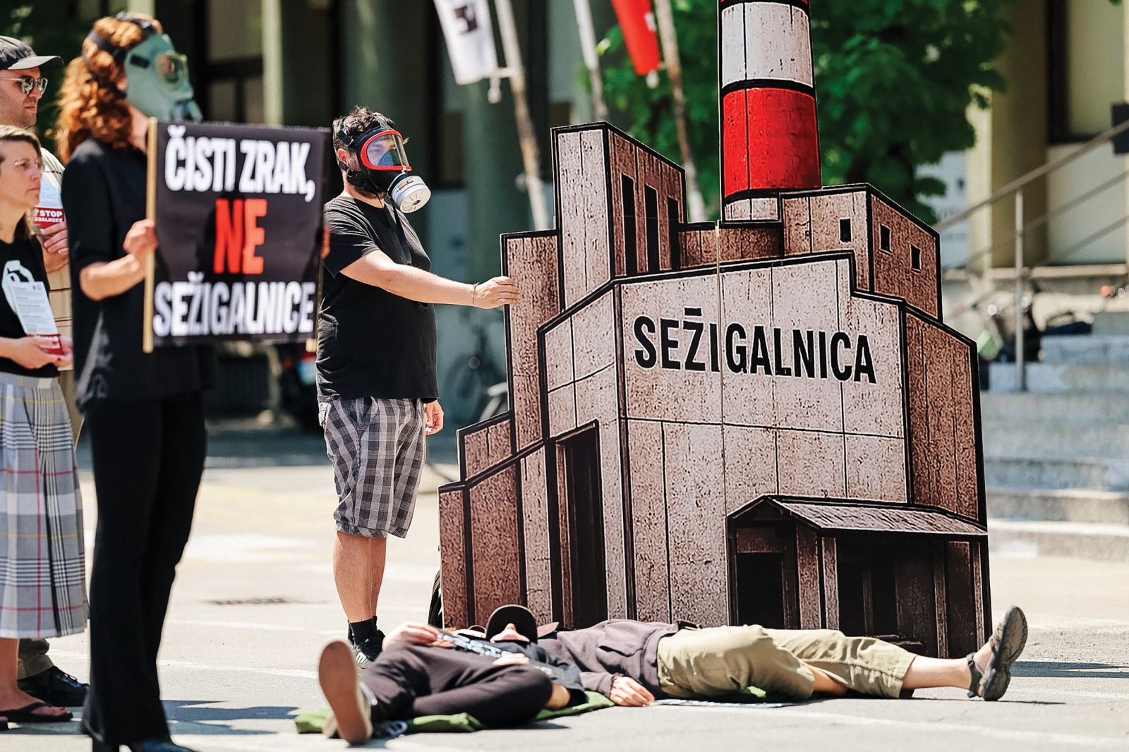 Janševa vlada in Jankovićeva sežigalnica