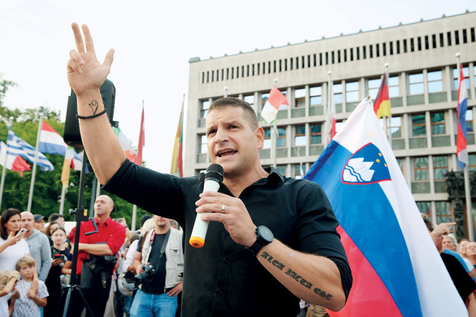Zoran Stevanović / »Omejil bi skrivno dobivanje s koalicijo«