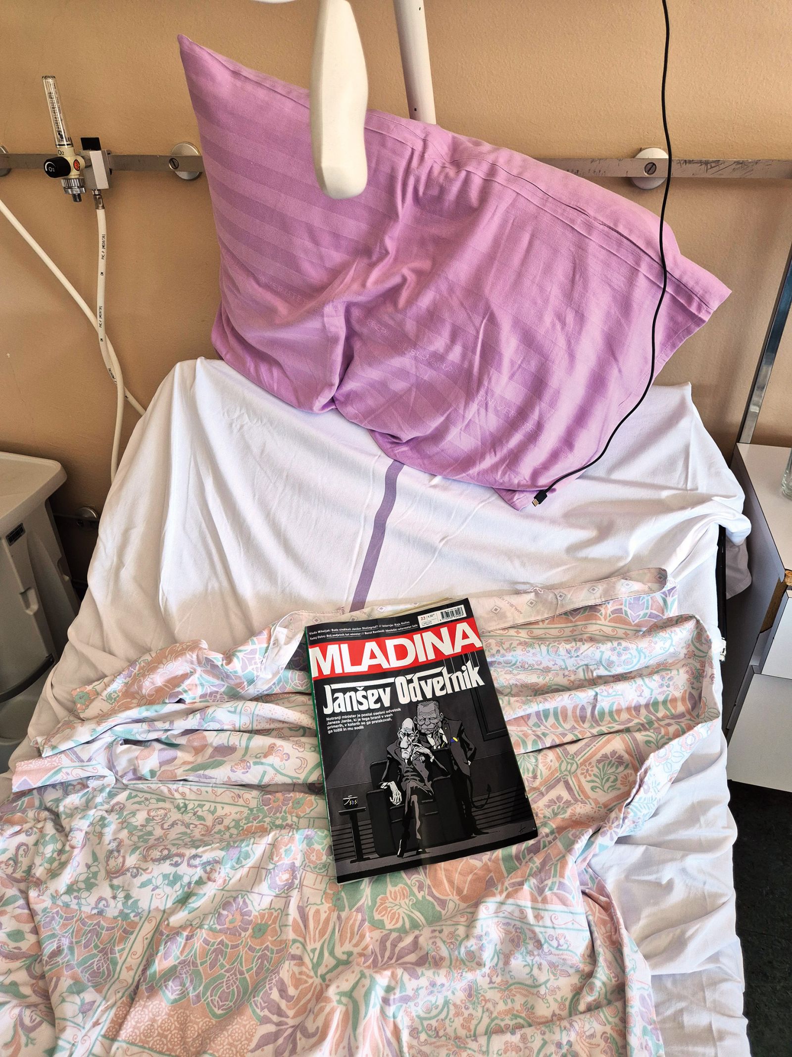 Kam spadata lika na naslovnici? | Snajper